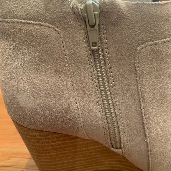 Lucky Brand Women's Yabba Wedge Bootie Light Gray Suede Ankle, size 8.5 - Picture 10 of 14